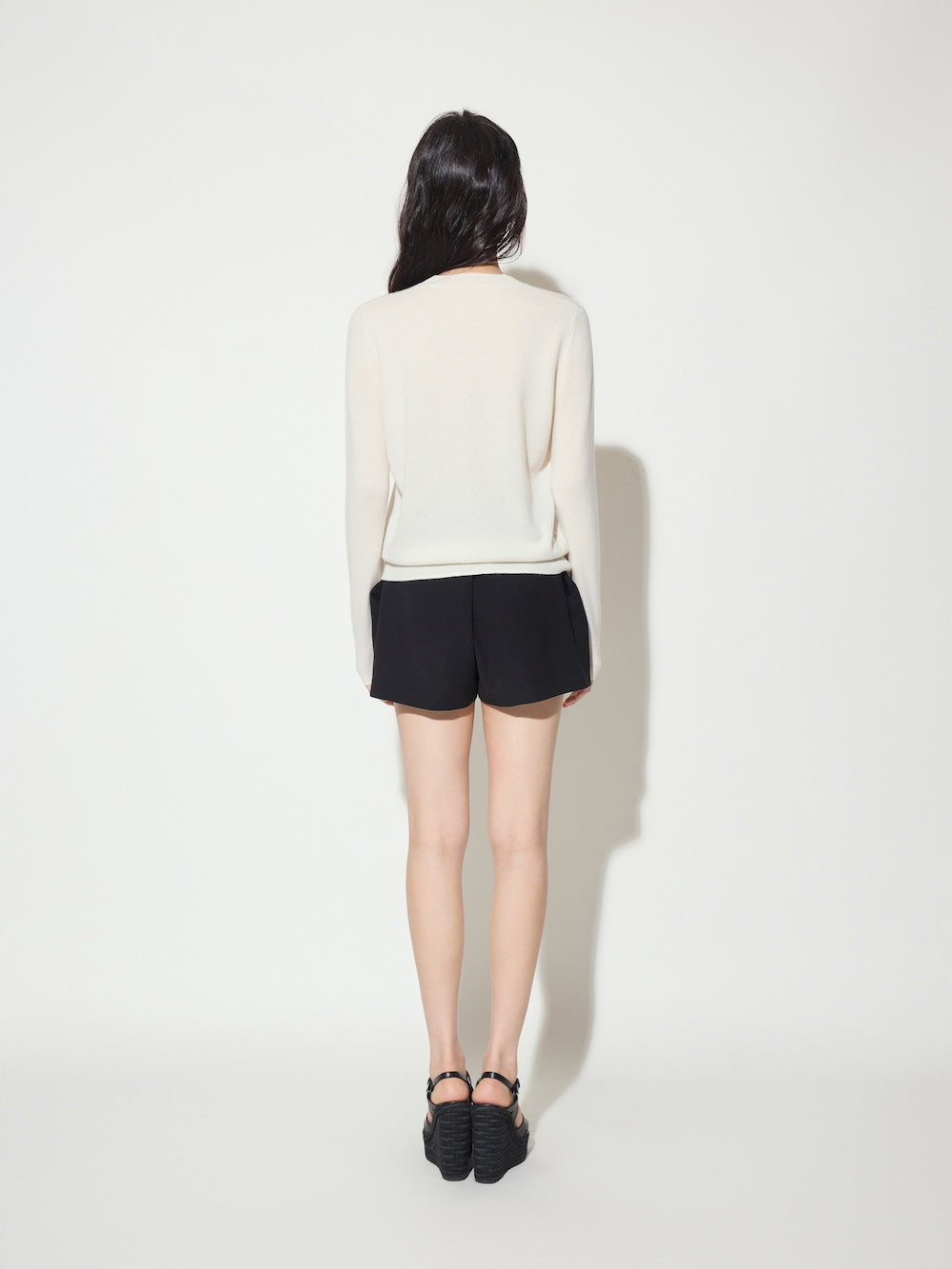 The Designer Pearl Sofa Crew Neck Cashmere Sweater