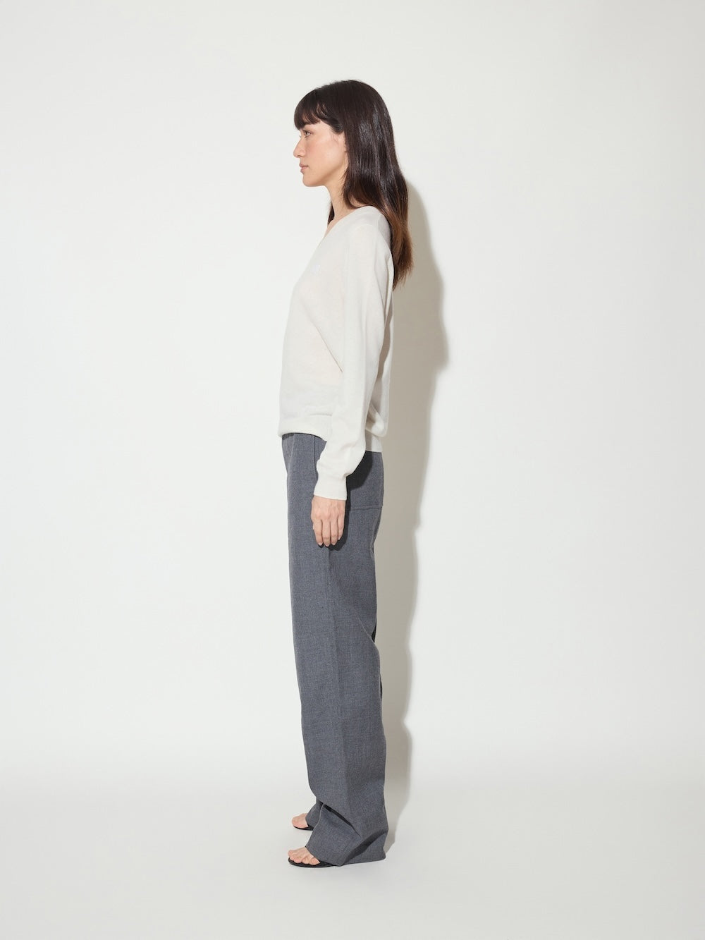 The Curator Pearl Sofa V neck Cashmere Sweater