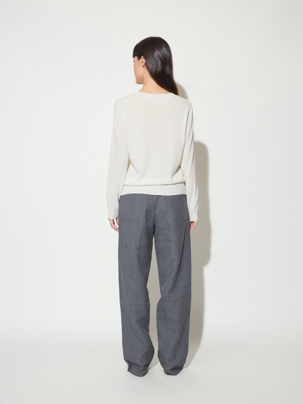 The Curator Pearl Sofa V neck Cashmere Sweater
