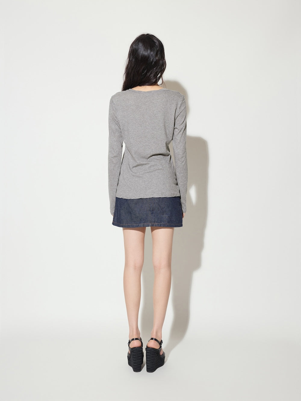 The Traveler Marble Sofa Cotton Crew Neck Long Sleeve