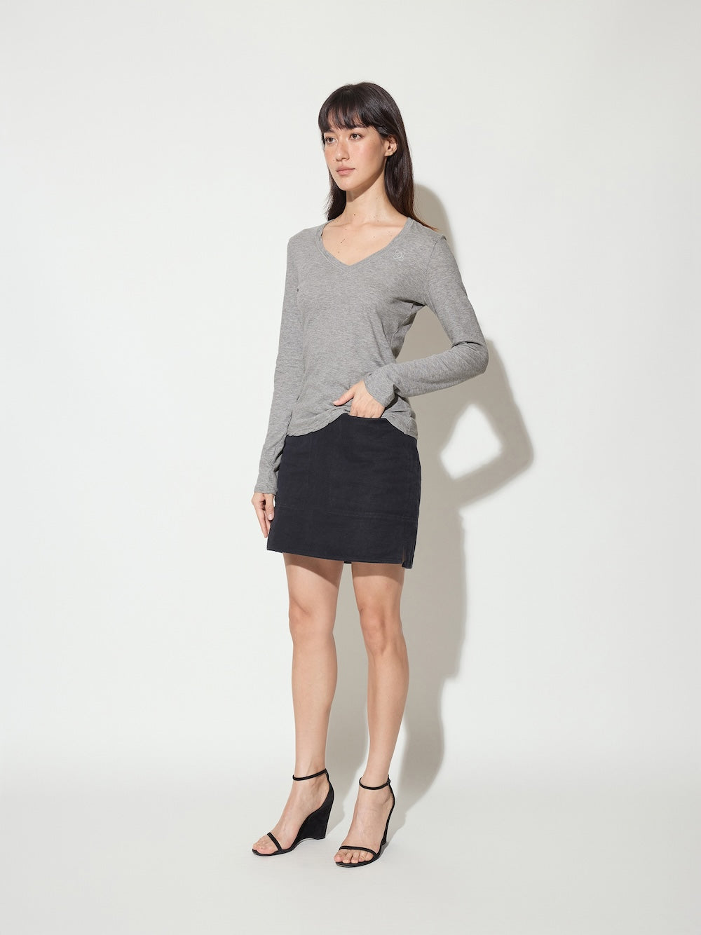 The Traveler Marble Sofa Cotton V neck Long Sleeve